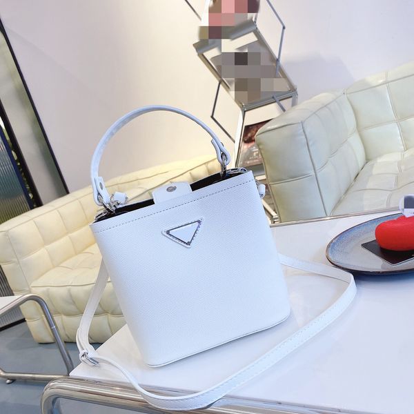 prade bucket bag saffiano cuir handbag simple logo shoulder bags crossbody bagss purses for women buckle design higher version 19x17x11cm
prade bucket bag saffiano cuir handbag simple logo shoulder bags crossbody bagss purses for women buckle design higher version 19x17x11cm