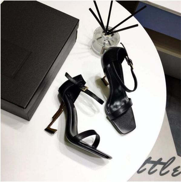 2023 women luxury dress shoes sandals designer high heels patent leather gold tone triple black nuede red womens lady fashion sandal party w
2023 women luxury dress shoes sandals designer high heels patent leather gold tone triple black nuede red womens lady fashion sandal party w