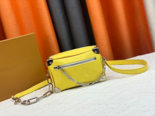 designer monogram chain shoulder tote bag men's and women's mini soft suitcase leather cross-body bag denim cowhide messenger m808
designer monogram chain shoulder tote bag men's and women's mini soft suitcase leather cross-body bag denim cowhide messenger m808