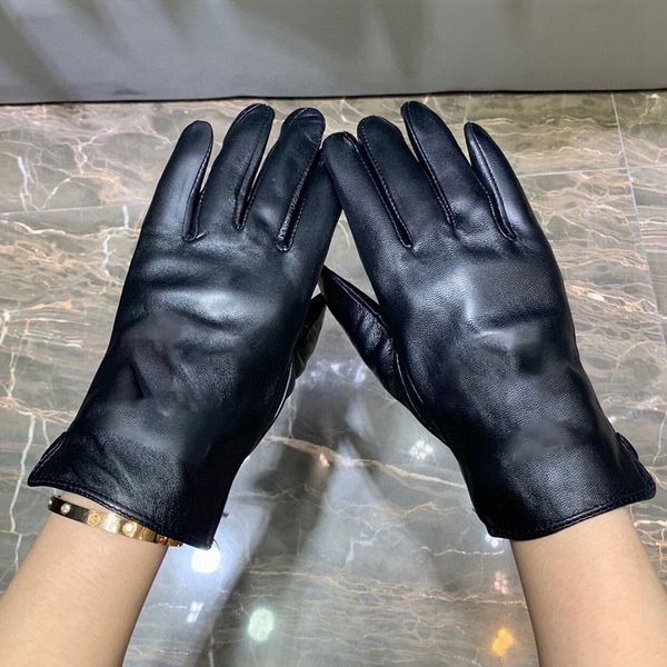 2023 designer women' luxury leather gloves sheepskin fur cycling warm artificial fingertip gloves gunine leathers gifts integrated, Blue;gray
2023 designer women' luxury leather gloves sheepskin fur cycling warm artificial fingertip gloves gunine leathers gifts integrated, Blue;gray