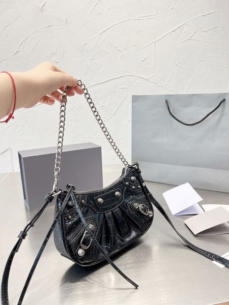 paris family biker bag 5a quality handbag crossbody bag wandering designer half moon design senior texture shoulder bag
paris family biker bag 5a quality handbag crossbody bag wandering designer half moon design senior texture shoulder bag
