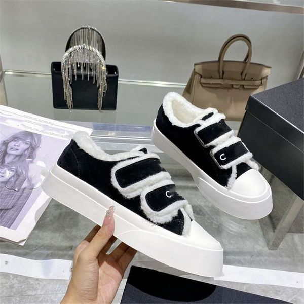 luxury design bowling shoes channel 2023 fashionable men and women leather canvas letter logo casual outdoor sports running shoes 05-026
luxury design bowling shoes channel 2023 fashionable men and women leather canvas letter logo casual outdoor sports running shoes 05-026