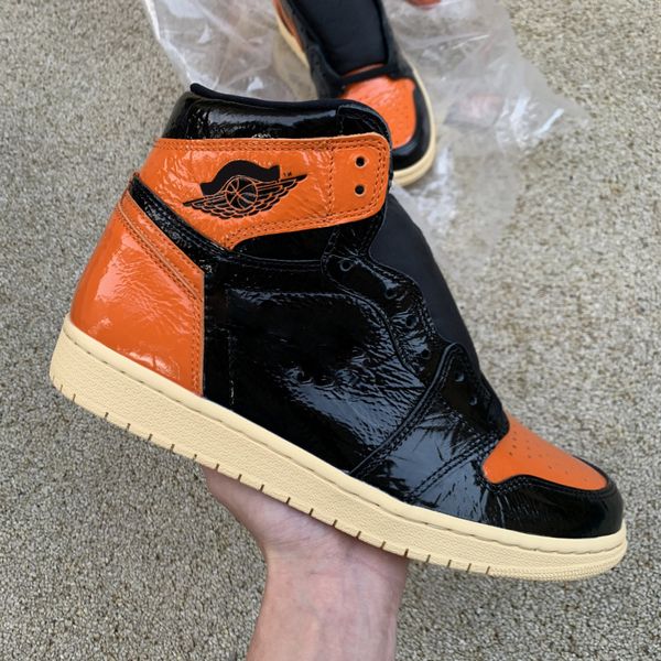 2023 authentic 1 high og shoes shattered backboard 3.0 1s black/pale vanilla-starfish men women basketball sports sneakers with original box
2023 authentic 1 high og shoes shattered backboard 3.0 1s black/pale vanilla-starfish men women basketball sports sneakers with original box