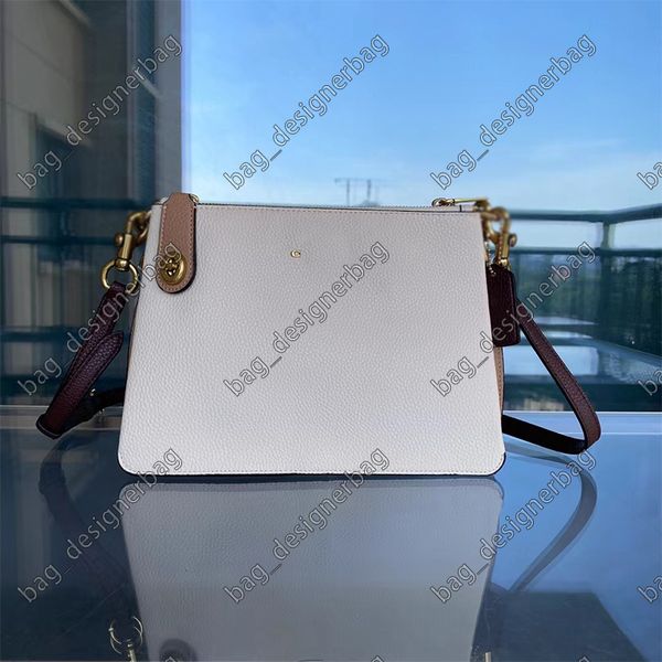 luxury fashion brand women's bag material high end hardware decorative handbag shoulder bag
luxury fashion brand women's bag material high end hardware decorative handbag shoulder bag