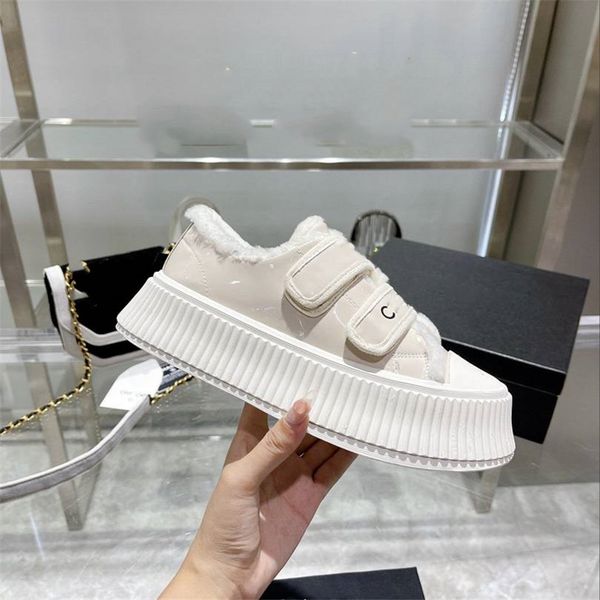 luxury design bowling shoes channel 2023 fashionable men and women leather canvas letter logo casual outdoor sports running shoes 05-018
luxury design bowling shoes channel 2023 fashionable men and women leather canvas letter logo casual outdoor sports running shoes 05-018