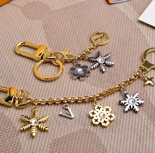 silver stylish keychain luxury designer snowflake keys pendant key buckle classic letter metal chain keychains bag or9632124, Slivery;golden
silver stylish keychain luxury designer snowflake keys pendant key buckle classic letter metal chain keychains bag or9632124, Slivery;golden