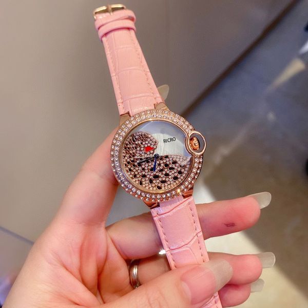 designer women's watch pattern dial quartz movement cowhide strap needle buckle 36mm size, Slivery;golden
designer women's watch pattern dial quartz movement cowhide strap needle buckle 36mm size, Slivery;golden