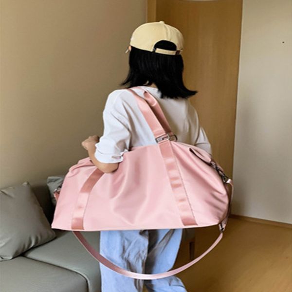 belt bag hand yoga female wet waterproof large luggage bags short travel bag with brand logo
belt bag hand yoga female wet waterproof large luggage bags short travel bag with brand logo