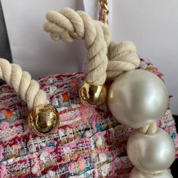 channel ss bag new pearl hands shoulder cf handle designer women bags hands tote luxury brand39
channel ss bag new pearl hands shoulder cf handle designer women bags hands tote luxury brand39