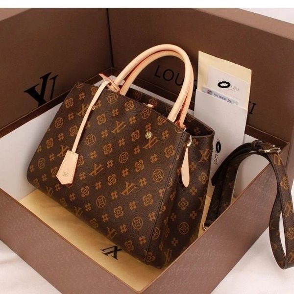 luxurys designers handbags purses montigne bag women tote brand letter embossing genuine leather shoulder bags louise purse vutton crossbody
luxurys designers handbags purses montigne bag women tote brand letter embossing genuine leather shoulder bags louise purse vutton crossbody