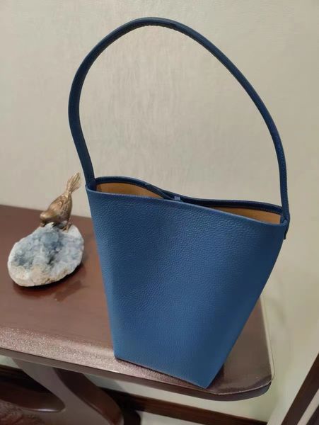 the row bag designer the bags woman black leather texture cowhide shoulder crossbody bag 9yzr
the row bag designer the bags woman black leather texture cowhide shoulder crossbody bag 9yzr