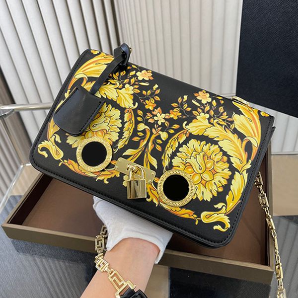 chain crossboody bag messenger handbag leather shoulder bags flip wallet women handbags multiple colors gold hardware fashion letter
chain crossboody bag messenger handbag leather shoulder bags flip wallet women handbags multiple colors gold hardware fashion letter