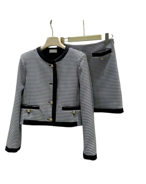 the latest autumn and winter style elegant girly suit with age reduction and full weight, White
the latest autumn and winter style elegant girly suit with age reduction and full weight, White