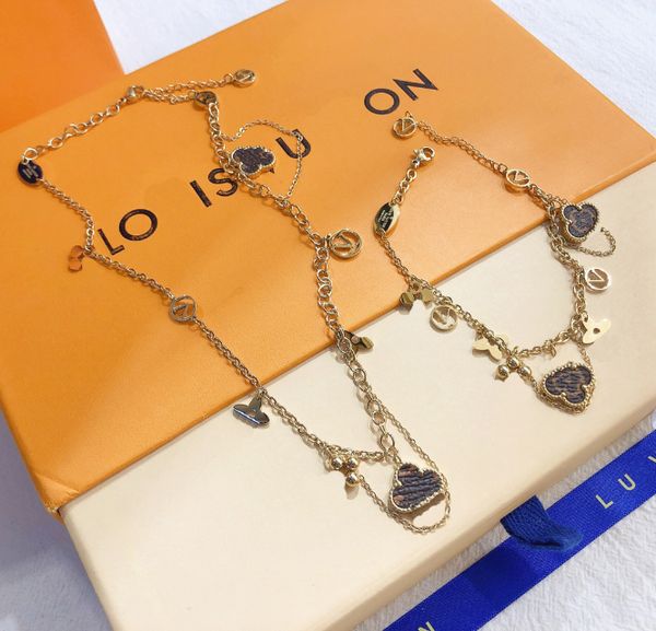 boutique design jewelry necklaces brand four leaf grass pendant necklaces popular selection long chain premium female accessories, Silver
boutique design jewelry necklaces brand four leaf grass pendant necklaces popular selection long chain premium female accessories, Silver