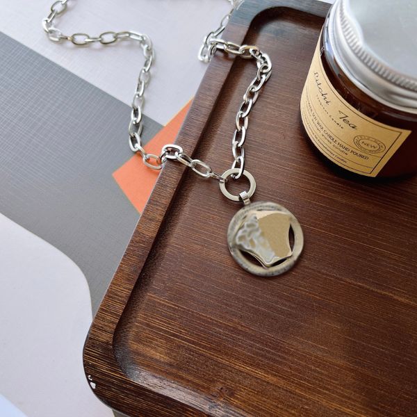 fashion sier plated head necklaces design girl necklace charm exquisite jewelry premium accessories family couple designer brand, Silver
fashion sier plated head necklaces design girl necklace charm exquisite jewelry premium accessories family couple designer brand, Silver
