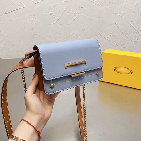 luxury designer shoulder bag crossbody bags tote new fashion texture metal buckle gold shoulders strap messenger bag gift box packaging fact
luxury designer shoulder bag crossbody bags tote new fashion texture metal buckle gold shoulders strap messenger bag gift box packaging fact