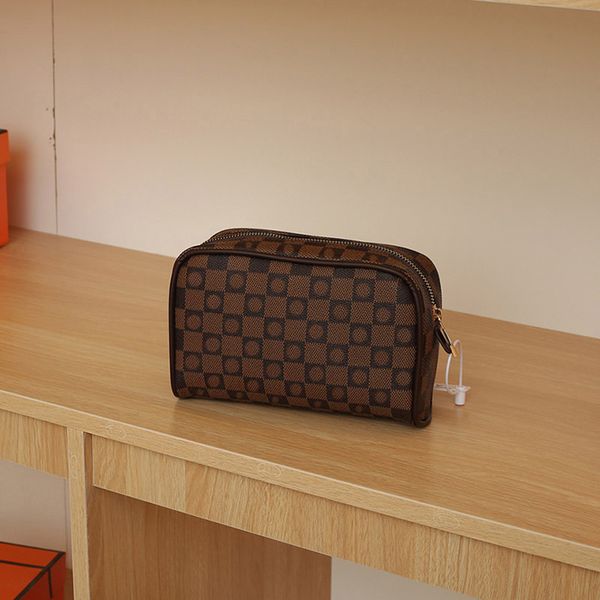 bags totes handbag designer bag women classic imitation luxury brand plaid full print logo letter cosmetic bag fashion party dinner wallet
bags totes handbag designer bag women classic imitation luxury brand plaid full print logo letter cosmetic bag fashion party dinner wallet