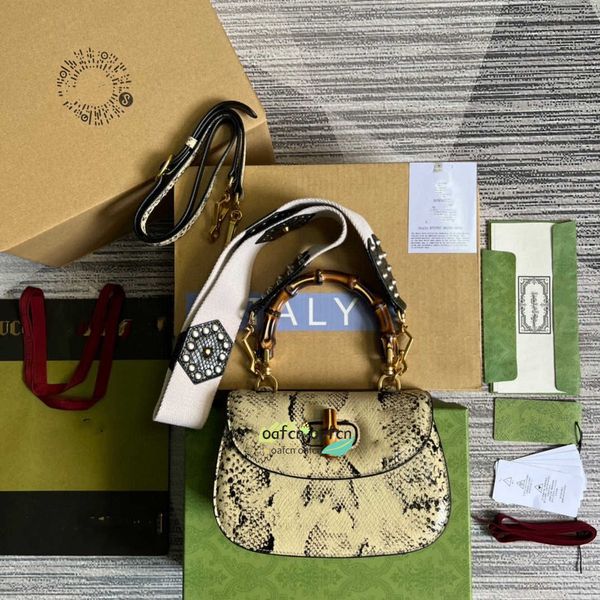 designer bamboo bamboo bag crossbody bag chain deluxe envelope handbag women's retro fashion saddle shoulder with snake skin
designer bamboo bamboo bag crossbody bag chain deluxe envelope handbag women's retro fashion saddle shoulder with snake skin