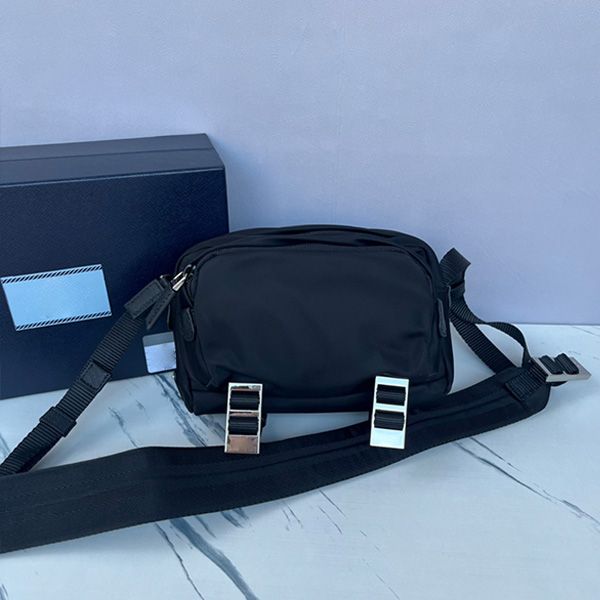 designer men's nylon satchel bag triangle crossbody bags fashion messenger shoulder postman bag large capacity package clasp zipper fun
designer men's nylon satchel bag triangle crossbody bags fashion messenger shoulder postman bag large capacity package clasp zipper fun