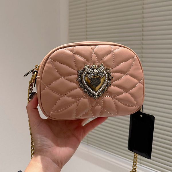 chains shoulder bag flap crossbody bags women handbag purse beads hearts decorate hasp hardware fashion letters plain messenger wallet genui
chains shoulder bag flap crossbody bags women handbag purse beads hearts decorate hasp hardware fashion letters plain messenger wallet genui