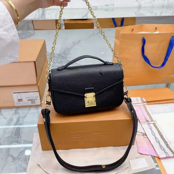 luxurys messenger bag women handbags purses two strap designers crossbody classic hasp emboss shoulder bags small evening bag with box
luxurys messenger bag women handbags purses two strap designers crossbody classic hasp emboss shoulder bags small evening bag with box