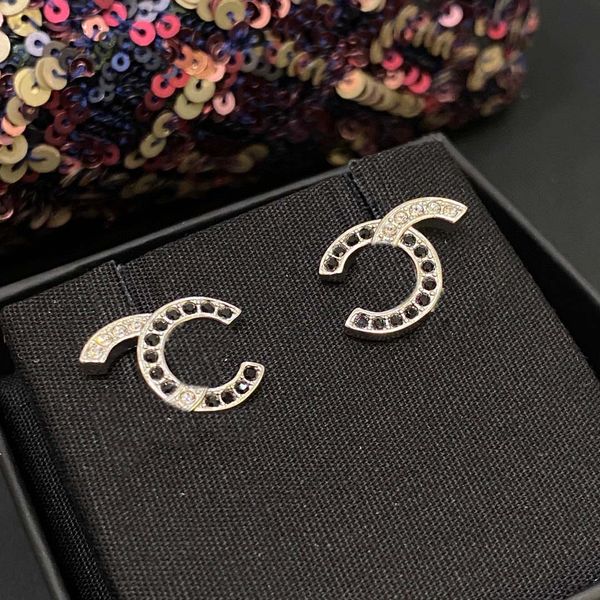 2023 luxury quality charm stud earring with diamond and black color beads in platinum plated have box stamp ps7485a, Golden
2023 luxury quality charm stud earring with diamond and black color beads in platinum plated have box stamp ps7485a, Golden