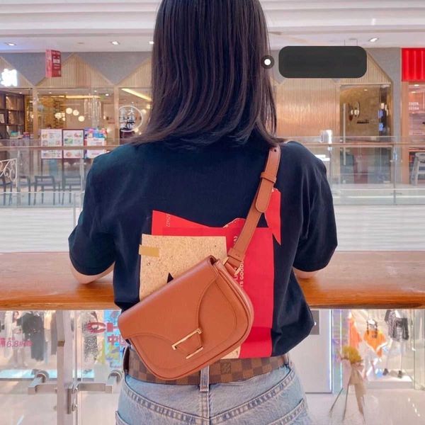 luxury brand designer shoulder bags crossbody tote 2023 new women's texture leather multifunctional messenger gift box packaging factor
luxury brand designer shoulder bags crossbody tote 2023 new women's texture leather multifunctional messenger gift box packaging factor