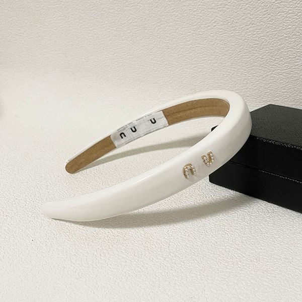 designers luxury barrettes designer womens diamond pearl hair hoop brand classic simple style headband korean autumn leisure hairclips fashi, Golden;silver
designers luxury barrettes designer womens diamond pearl hair hoop brand classic simple style headband korean autumn leisure hairclips fashi, Golden;silver