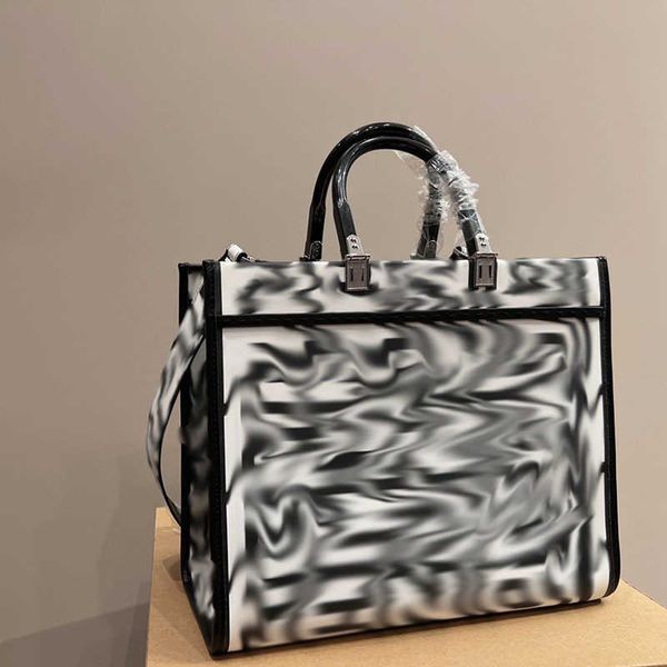 new capsule series designer bag totes womens the tote bag leather shoulder luxurys handbags f letter shopping bags wallets crossbody purse 2
new capsule series designer bag totes womens the tote bag leather shoulder luxurys handbags f letter shopping bags wallets crossbody purse 2
