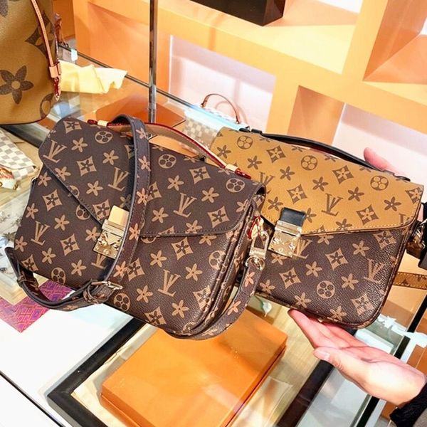 2023 women luxurys designers bags handbag women handbags lady messenger fashion shoulder bag luxury crossbody louise purse vuitton crossbody
2023 women luxurys designers bags handbag women handbags lady messenger fashion shoulder bag luxury crossbody louise purse vuitton crossbody