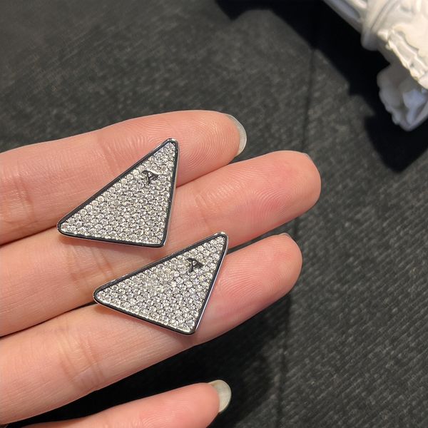 new charm fashion letter earrings womens stainless steel luxury designer p earringss jewelry womens 18k diamond wedding precious gift a862, Golden
new charm fashion letter earrings womens stainless steel luxury designer p earringss jewelry womens 18k diamond wedding precious gift a862, Golden