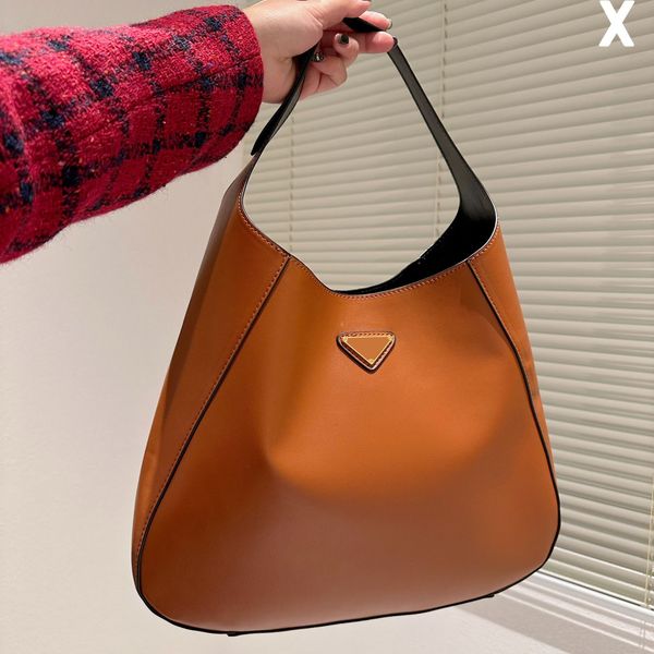 designer large capacity cleo totes bags genuine leather classic triangle sequined badge vintage single shoulder wallets french outdoor maxi
designer large capacity cleo totes bags genuine leather classic triangle sequined badge vintage single shoulder wallets french outdoor maxi