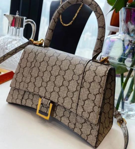 designer bags shoulder bag hourglass bag women handbag crossbody bags tote bag two models luxury fashion louiseities viutonities ladies bags
designer bags shoulder bag hourglass bag women handbag crossbody bags tote bag two models luxury fashion louiseities viutonities ladies bags
