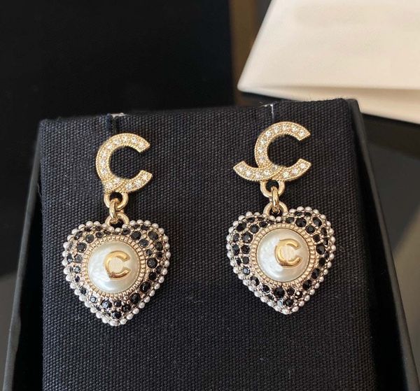 2023 luxury quality charm drop earring heart shape with sparkly diamond have box stamp simple style ps7474a, Golden
2023 luxury quality charm drop earring heart shape with sparkly diamond have box stamp simple style ps7474a, Golden