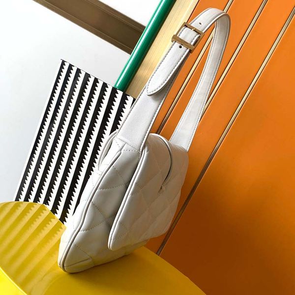 2022 brand female crossbody bag ladies messenger bag luxurys designers mother handbag fashion handbags shoulder chains canvas purse messenge
2022 brand female crossbody bag ladies messenger bag luxurys designers mother handbag fashion handbags shoulder chains canvas purse messenge