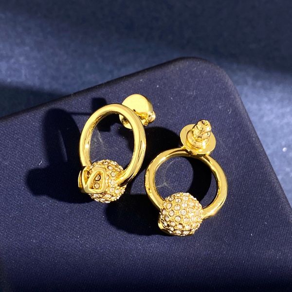 simplicity gold metal v letter diamond earrings hoop & huggie women exquisite simple anti allergy ear studs earring designer jewelry wedding, Golden;silver
simplicity gold metal v letter diamond earrings hoop & huggie women exquisite simple anti allergy ear studs earring designer jewelry wedding, Golden;silver