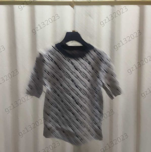 womens sweaters logo jacquard matching color round neck short knitted sweater comfortable stretch fabric short sleeves knitwear women appare, White;black
womens sweaters logo jacquard matching color round neck short knitted sweater comfortable stretch fabric short sleeves knitwear women appare, White;black
