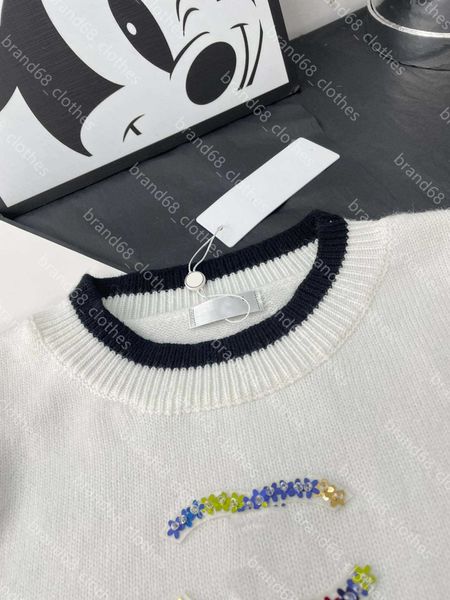 women's sweaters designer 22ss long sleeve sweater wool sweaters shirts crochet mujer shirt letter cc brand round neck pullover hoodies, White;black
women's sweaters designer 22ss long sleeve sweater wool sweaters shirts crochet mujer shirt letter cc brand round neck pullover hoodies, White;black