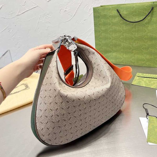 new crescent bag retro crossbody half moon bags women handbags shoulder croissant bags clutch purse old flower canvas genuine leather
new crescent bag retro crossbody half moon bags women handbags shoulder croissant bags clutch purse old flower canvas genuine leather