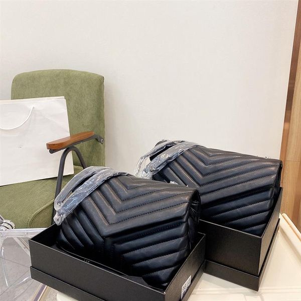 2022 luxury handbag shoulder bag brand designer leather ladies metal chain clamshell messenger whole 3-color hard287r
2022 luxury handbag shoulder bag brand designer leather ladies metal chain clamshell messenger whole 3-color hard287r