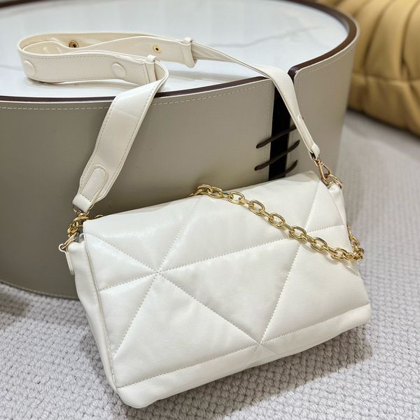 5a luxury designer bag stylish lightweight metal chain letter logo multicolor single shoulder womens handbag
5a luxury designer bag stylish lightweight metal chain letter logo multicolor single shoulder womens handbag