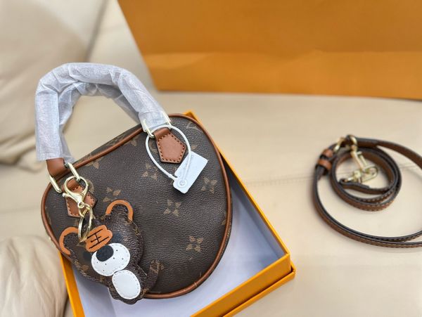 cc fashion women bear accessory shoulder bags handbag love ladies crossbody heart-shaped bag wallets handbags leather shoulder coin case pur
cc fashion women bear accessory shoulder bags handbag love ladies crossbody heart-shaped bag wallets handbags leather shoulder coin case pur