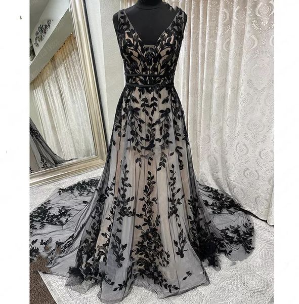 2023 black gothic a line wedding dresses lace applique v-neck sleeveless long vintage bridal gowns back lace-up plus size bride reception we, White
2023 black gothic a line wedding dresses lace applique v-neck sleeveless long vintage bridal gowns back lace-up plus size bride reception we, White