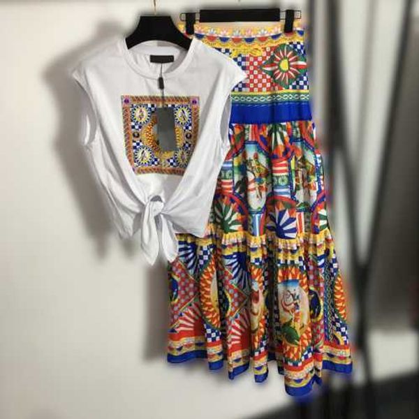 designer two pieces dress color logo printing knot bare waist sleeveless vest splicing lining anti-light design high-waisted pleated skirt w, White
designer two pieces dress color logo printing knot bare waist sleeveless vest splicing lining anti-light design high-waisted pleated skirt w, White
