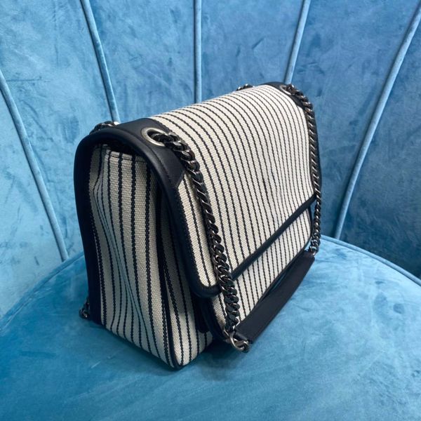 luxurys designers bag embossing pochette women handbag messenger bags stripes quilted chains double flap medium cross body accessories holde
luxurys designers bag embossing pochette women handbag messenger bags stripes quilted chains double flap medium cross body accessories holde