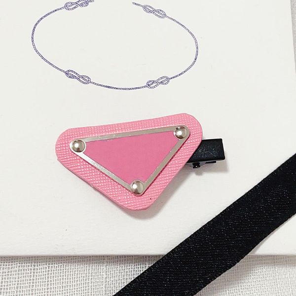 luxury designer hair clip women multi-color pink white brand triangle letter leather headband fashion sweet duckbill hairpin headwraps for h
luxury designer hair clip women multi-color pink white brand triangle letter leather headband fashion sweet duckbill hairpin headwraps for h