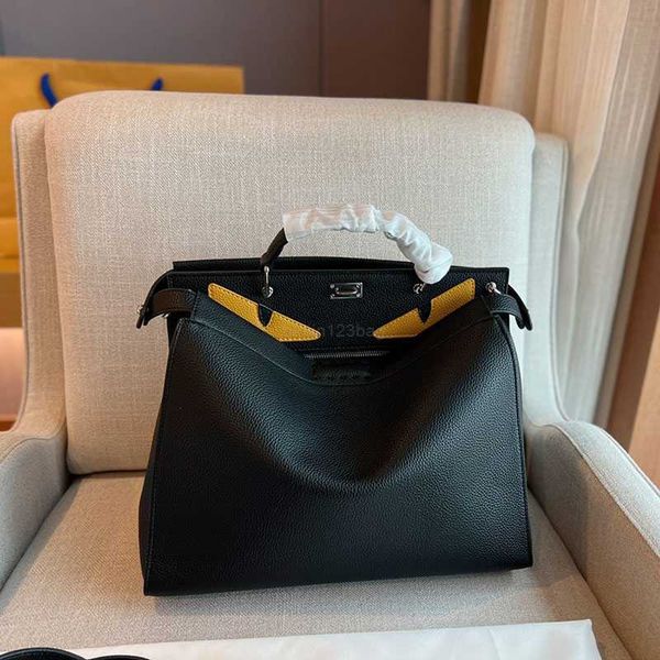 36cm men shoulder bag man handbags crossbody messenger bags classic tote bags briefcase handbag soft genuine leather silver hardware 2
36cm men shoulder bag man handbags crossbody messenger bags classic tote bags briefcase handbag soft genuine leather silver hardware 2