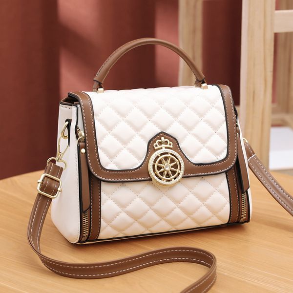 new fashion evening bag diamond pattern shoulder bag handbag wide shoulder belt embossed women's crossbody bags
new fashion evening bag diamond pattern shoulder bag handbag wide shoulder belt embossed women's crossbody bags