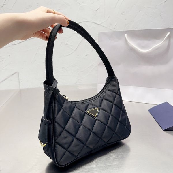5a luxury designer hobo bag fashion diamond lattice multicolor nylon underarm tote triangle logo handbag
5a luxury designer hobo bag fashion diamond lattice multicolor nylon underarm tote triangle logo handbag