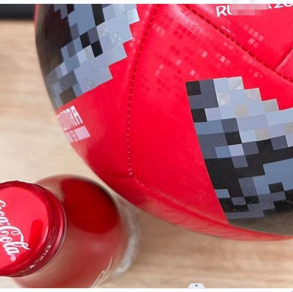 balls 2018world cup football limited edition has two color specifications black and red no. 5 including postage
balls 2018world cup football limited edition has two color specifications black and red no. 5 including postage